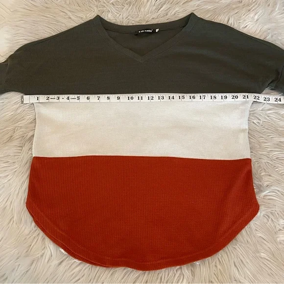 Colorblock Top | Boutique Brand - Picture 7 of 11
